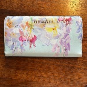 TedBaker structured wallet in great condition-small color fade at the crease